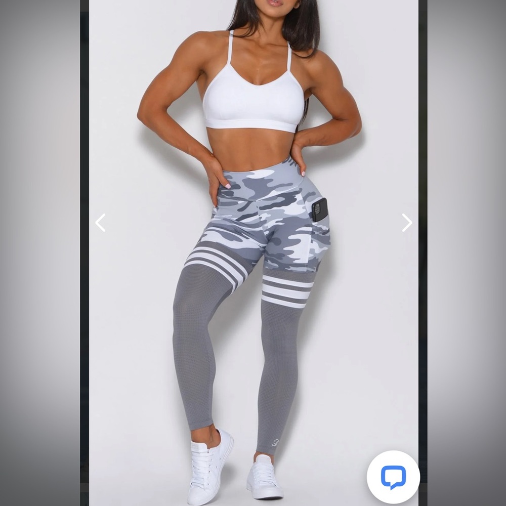 Bombshell Sportswear size xsmall Camo Leggings